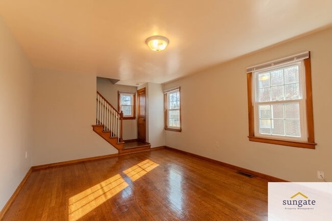 Foto del edificio - 5615 Queens Chapel Rd