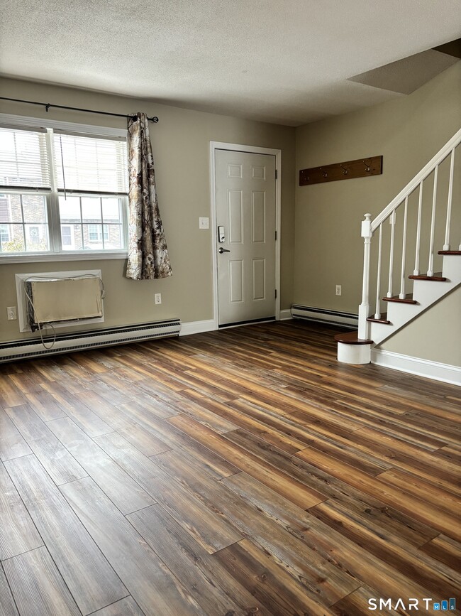 Building Photo - 100-112 N Turnpike Rd