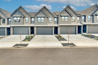 Building Photo - 6800 NE 131st Way