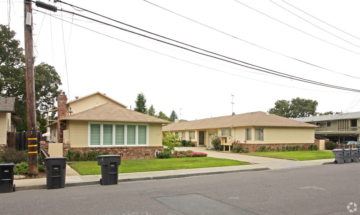 Building Photo - 918-924 Mountain View Ave