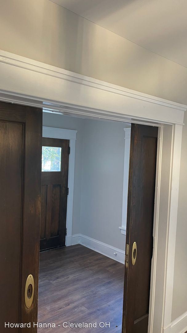 Foto del edificio - 5 br, 2 bath House - 1447 Elbur Ave.