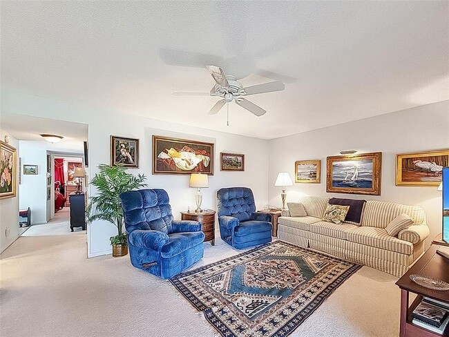 Building Photo - 566 Fairways Cir
