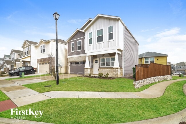 Building Photo - 600 Ava Trl