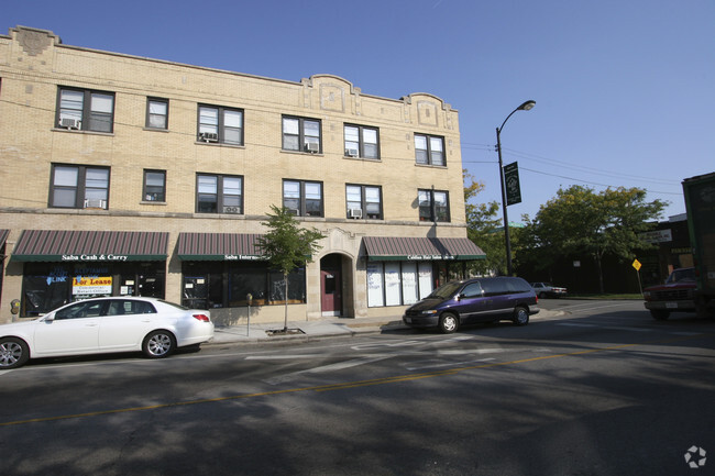 Building Photo - Albany Park