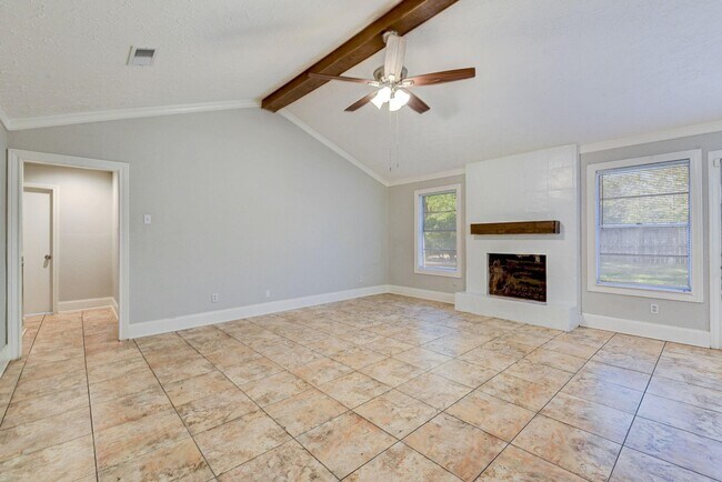 Foto del edificio - 18015 Woodgum Dr