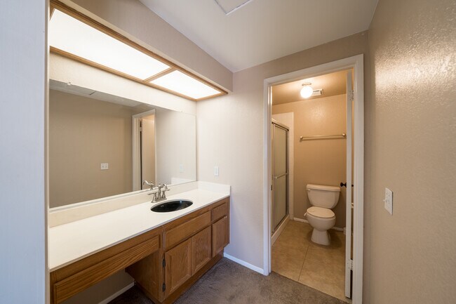 Foto del edificio - 1808 Cottonwood Ave