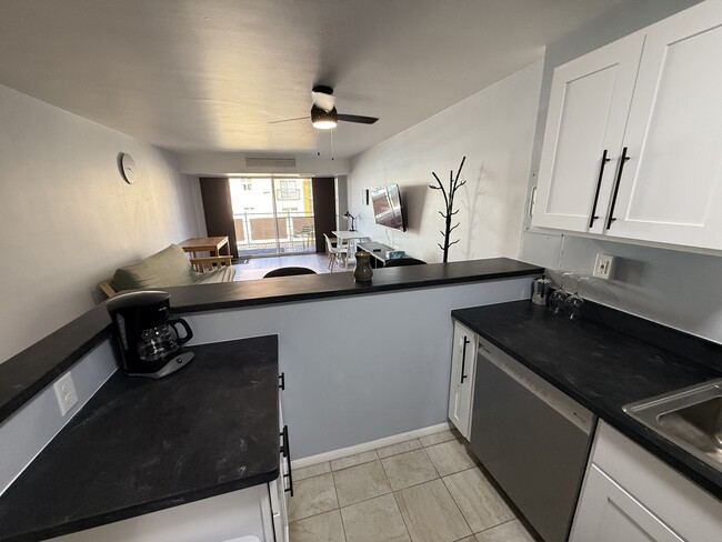 Photo - 1121 Albion St Apartment