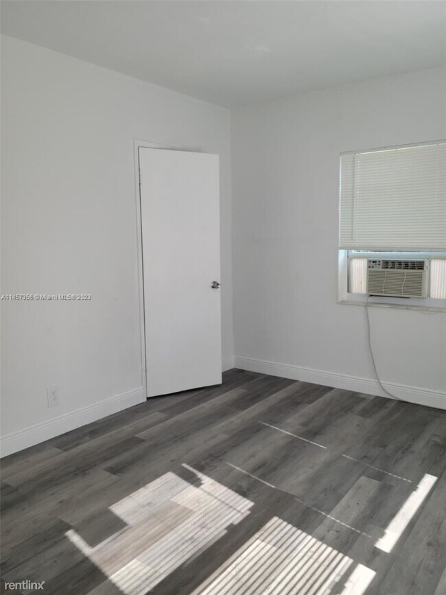 Building Photo - 5 br, 3 bath House - 3110 Houston St