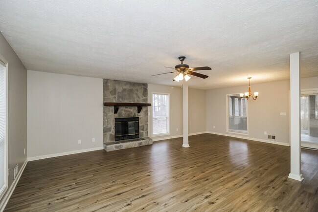 Foto del edificio - 48 Bethany Ct