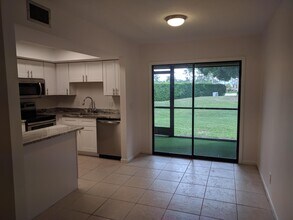 Building Photo - 4723 Oak Terrace Dr