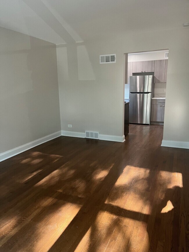 Foto del edificio - 8119 Knox Ave