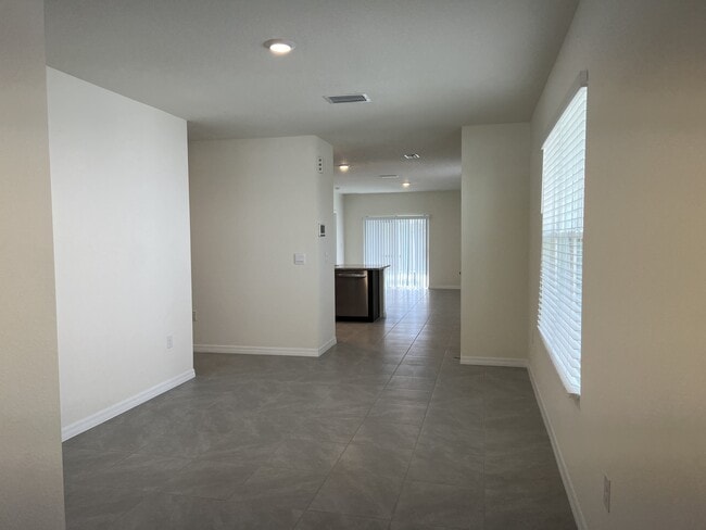 Building Photo - 34012 Jasper Stone Dr