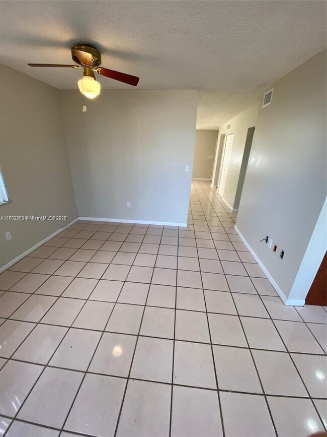 Foto del edificio - 12241 SW 16th Terrace