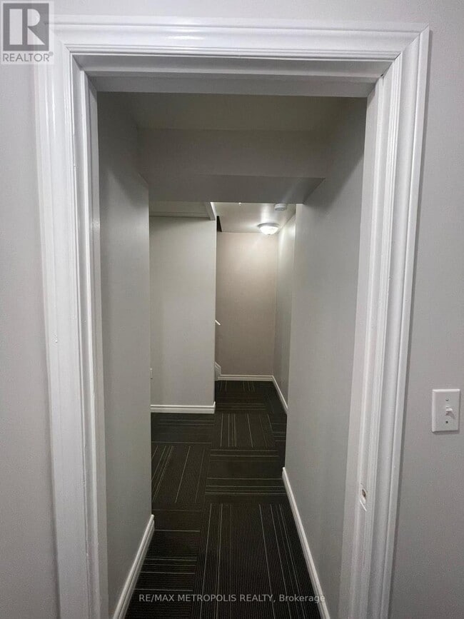 Building Photo - 58 Whitefoot Crescent