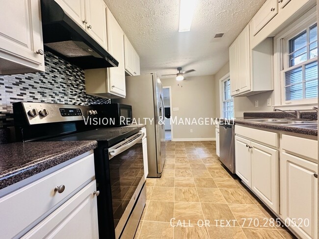 Building Photo - Available Now! Atlanta 3 BR 2 BA