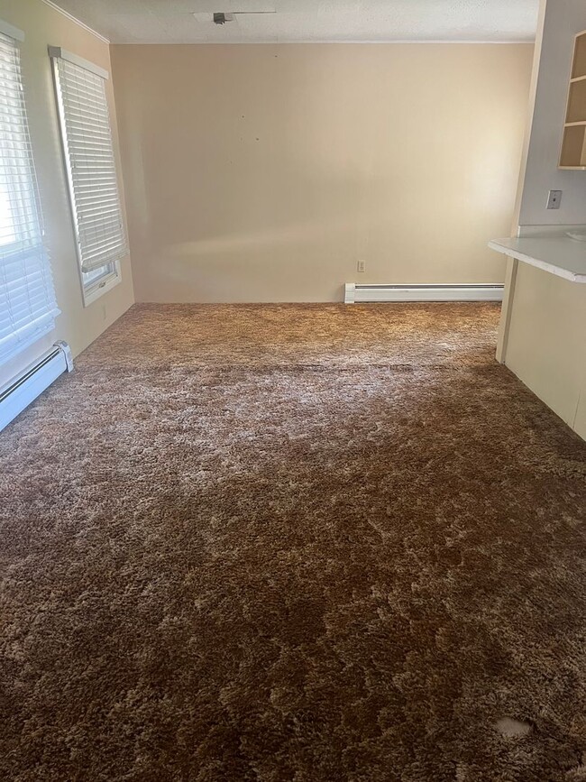 Foto del edificio - 4 BDR, 2.5 bath