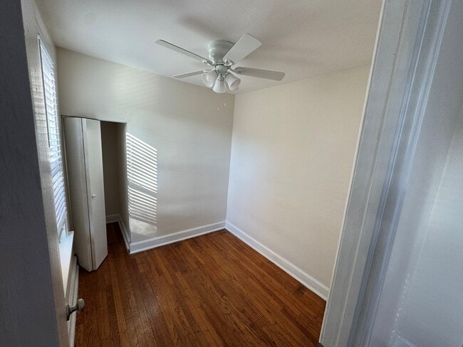 Building Photo - 3657 W Oakdale Ave