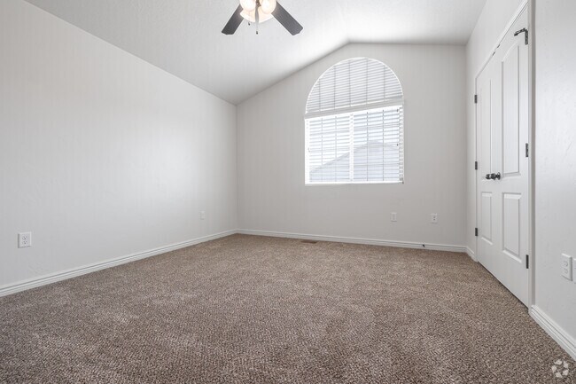 3HAB, 2,5BA - 1,484 ft² - 3.er dormitorio - Clearfield Townhomes