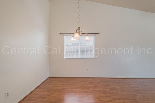 Foto del edificio - 4 Bedroom/2 Bath Home in Desired Southwest...