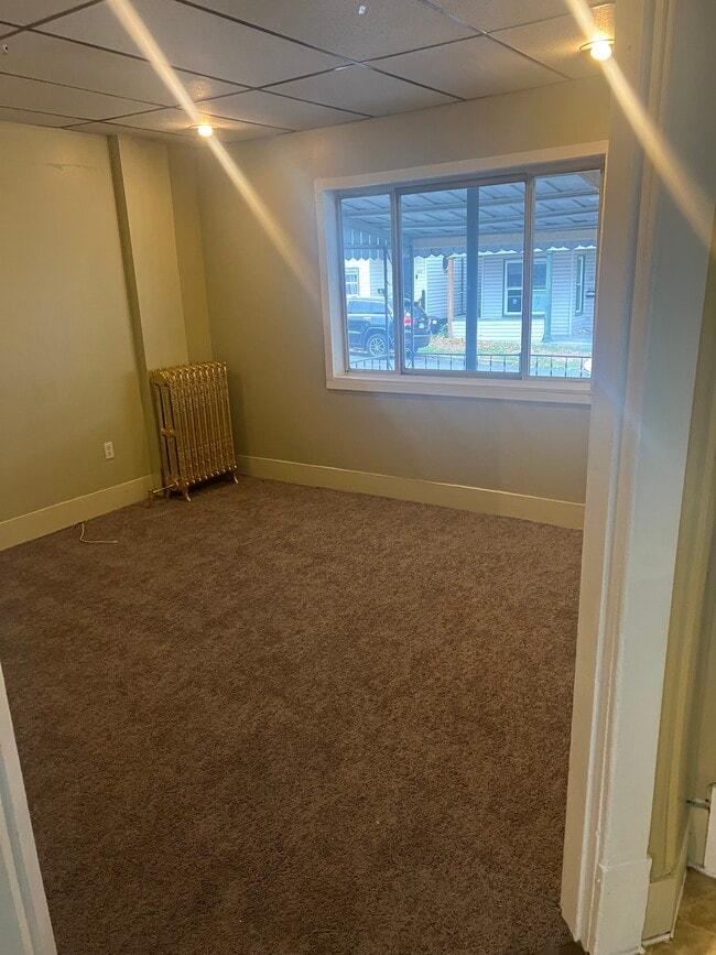 Building Photo - 823 1st Ave