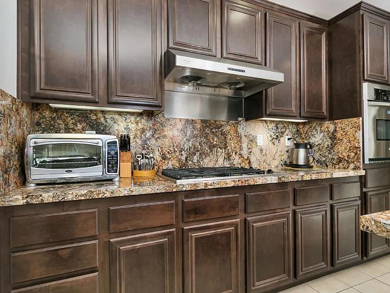Foto del edificio - 8340 Witsell St