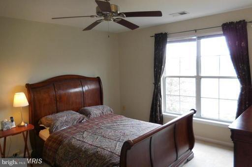 Foto del edificio - 44178 Mossy Brook Square