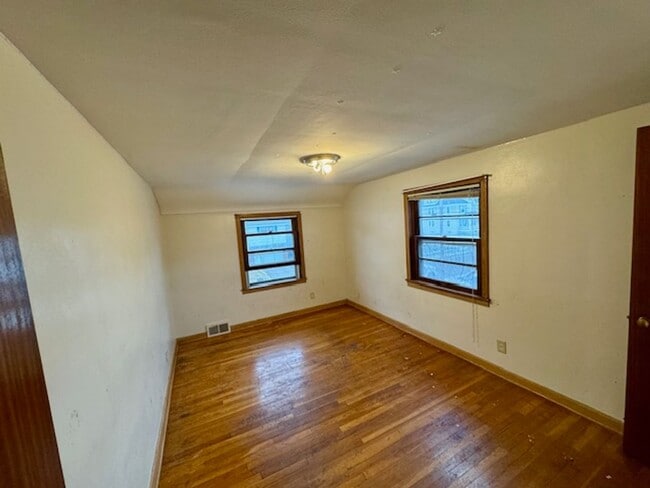 Foto del edificio - 22 Adams Ave