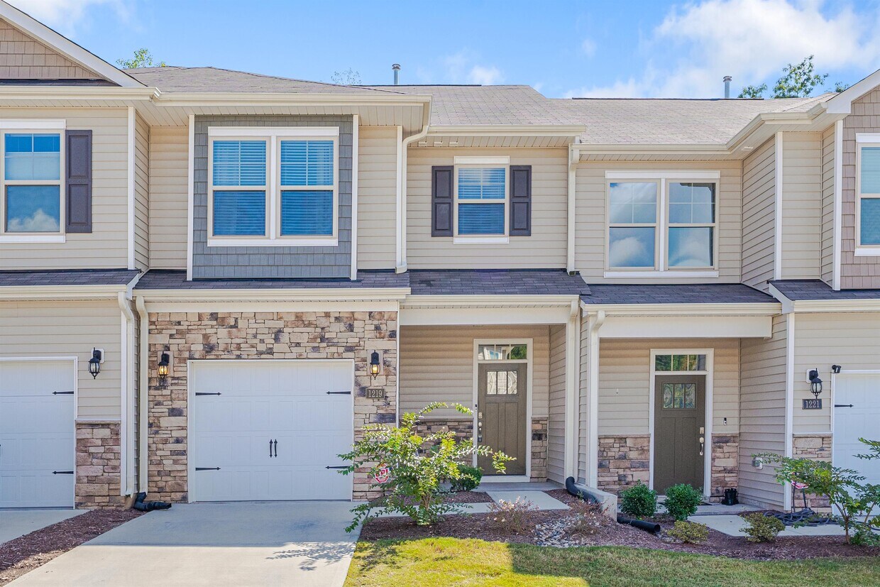 Primary Photo - 1219 Compass Dr