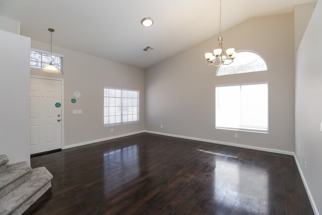 Foto del edificio - 14823 W Dovestar Dr