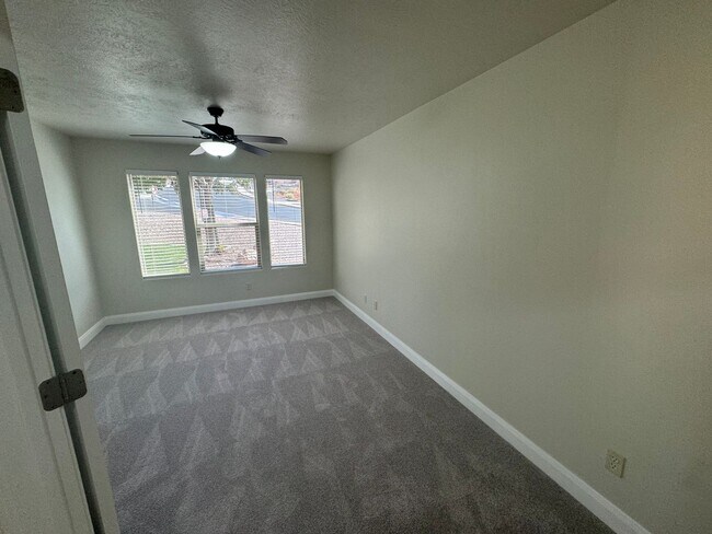 Building Photo - FOUR BEDROOM!! Clean with NO neighbors behind!!