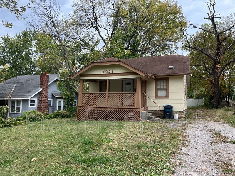 Primary Photo - 8028 Garfield Ave