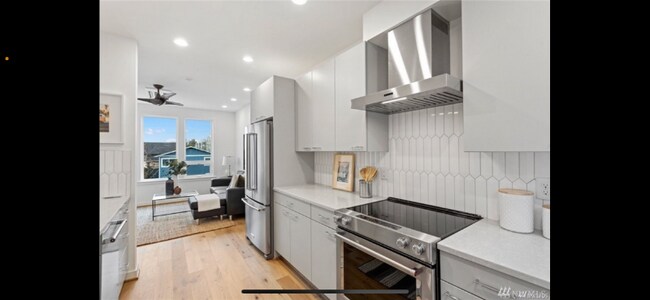 Foto del edificio - 5808 17th Ave NW