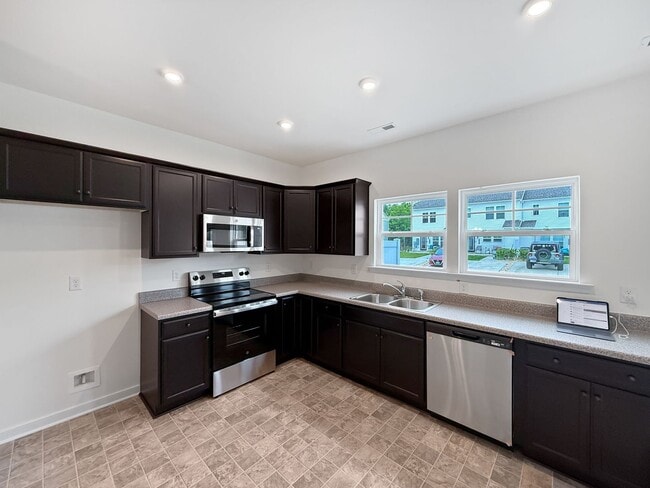 Building Photo - Brand-New 3-Bedroom Townhome in Sandston –...