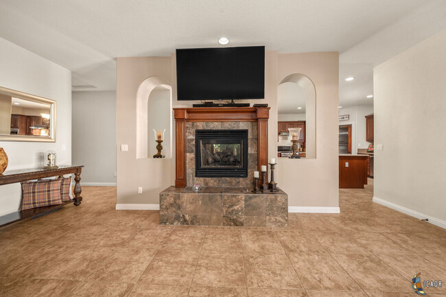 Building Photo - 1050 Glenwood Dr