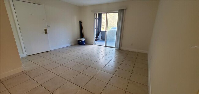 Foto del edificio - 6519 W Newberry Rd