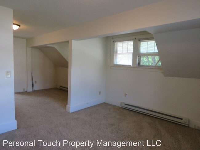 Building Photo - 820 7th St S
