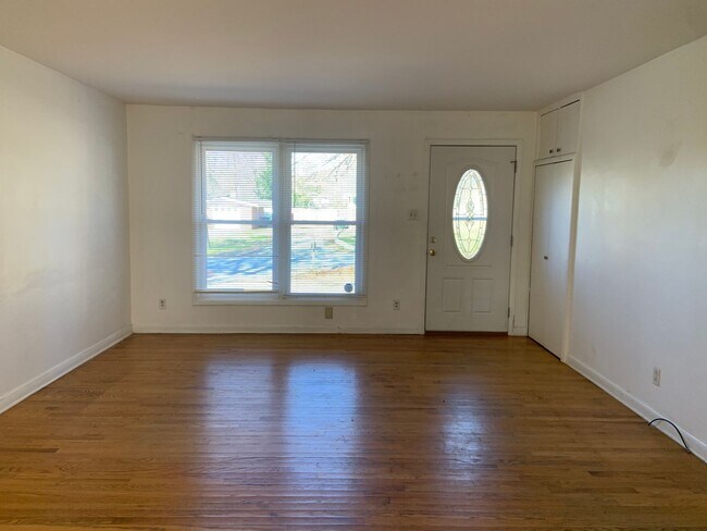 Foto del edificio - 3 BR House w/ Fenced-in Yard Convenient to...