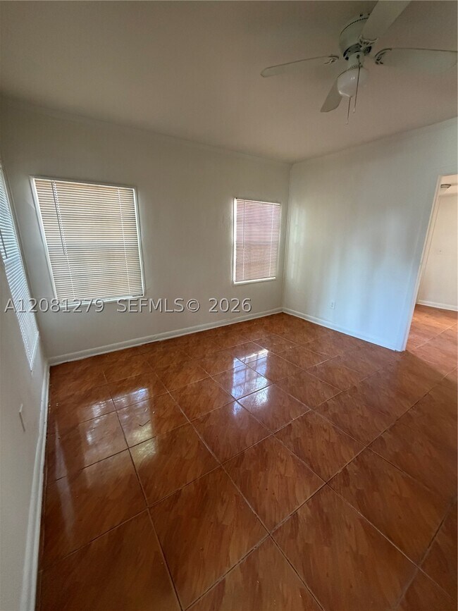 Foto del edificio - 9614 NW 5th Ave