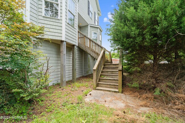 Building Photo - 71 Court St