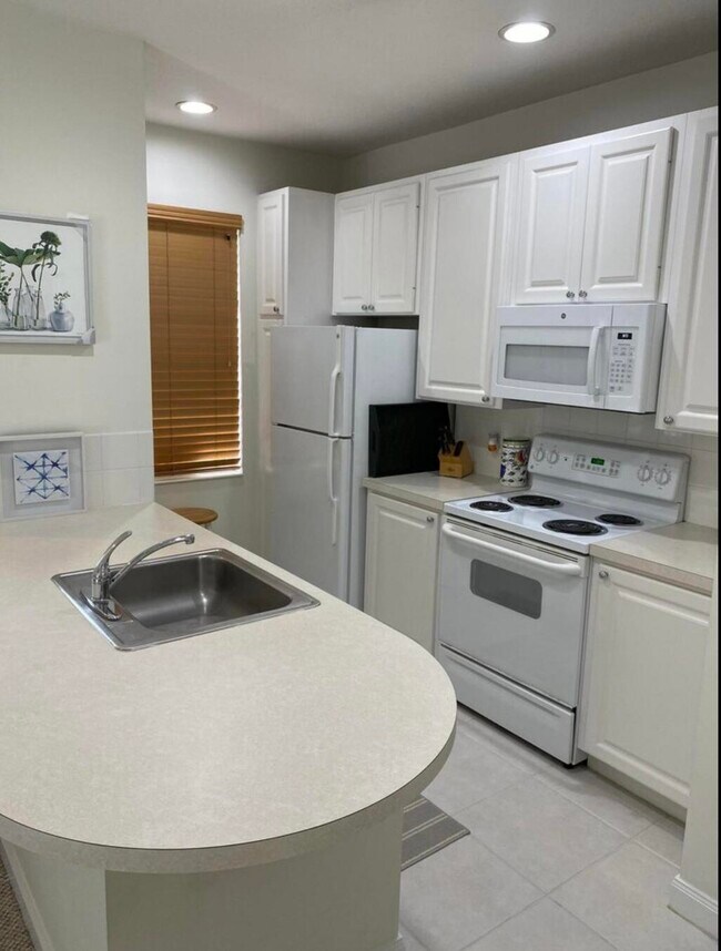 Foto del edificio - 168 Florence Dr