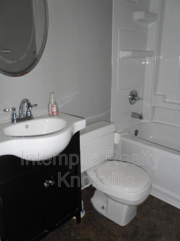 Foto del edificio - 805 Centeroak Dr