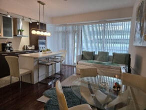 Building Photo - 17 Charlotte St