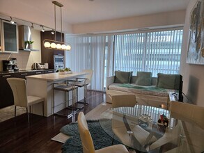 Building Photo - 17 Charlotte St