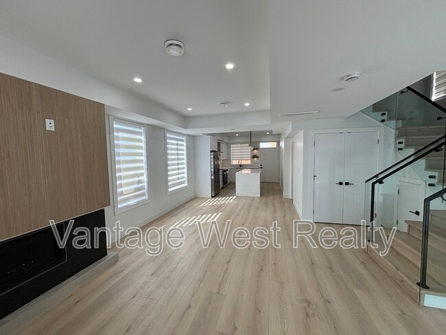 Building Photo - 748 Raymer Ave