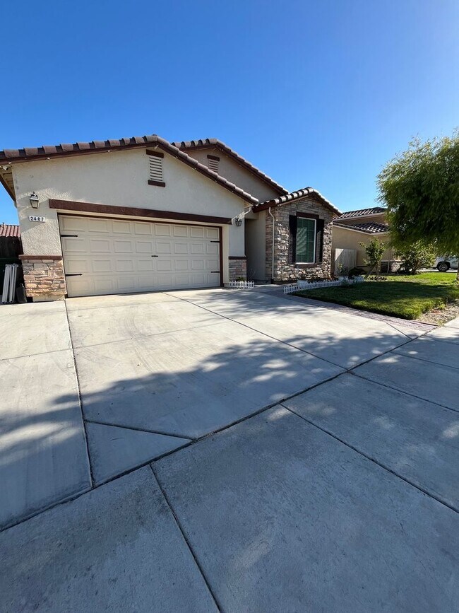 Foto del edificio - 2487 N Mountainside Dr