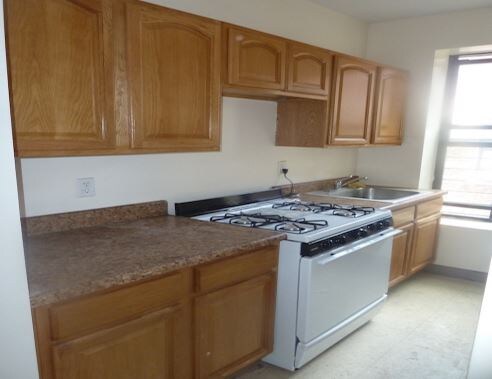 Kitchen - 123 W 142nd St