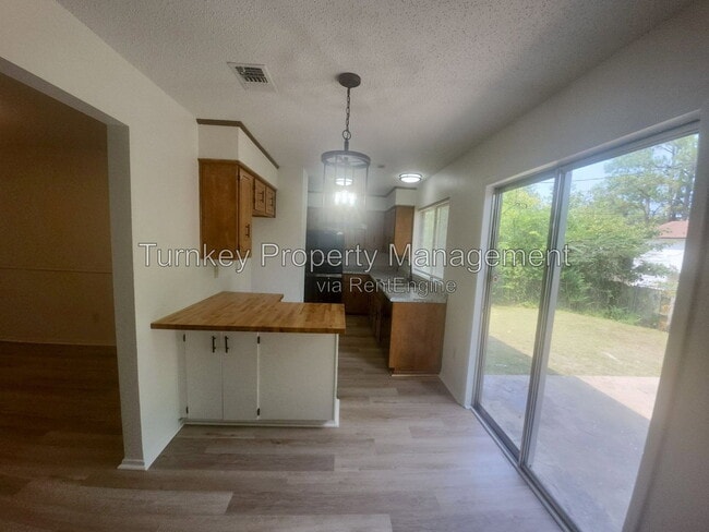 Building Photo - 1805 Joyce Ct