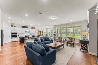 Building Photo - 225 Fox Trotter