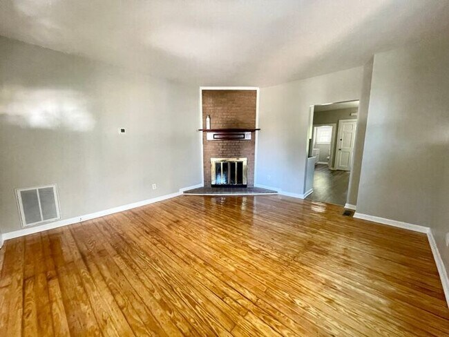 Foto del edificio - West Columbia-Offering Self Guided Tour with RENTLY!