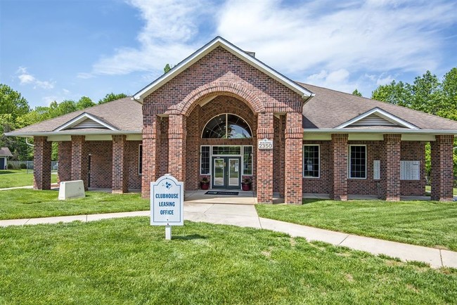 Community Surrounded By a Green Lawn - Creekside at Bellemeade